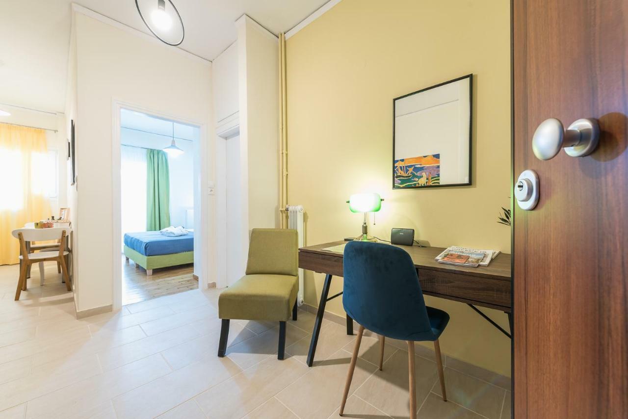 Stylish Kerameikos Apartment By Cloudkeys アテネ エクステリア 写真